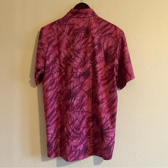 NWT Born Primitive Men's Voyager Button Up Pink Print Jungle Shirt Size Medium - Picture 2 of 9
